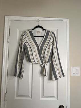 GB Striped Long Bell Sleeve Wrap Crop Top Size S